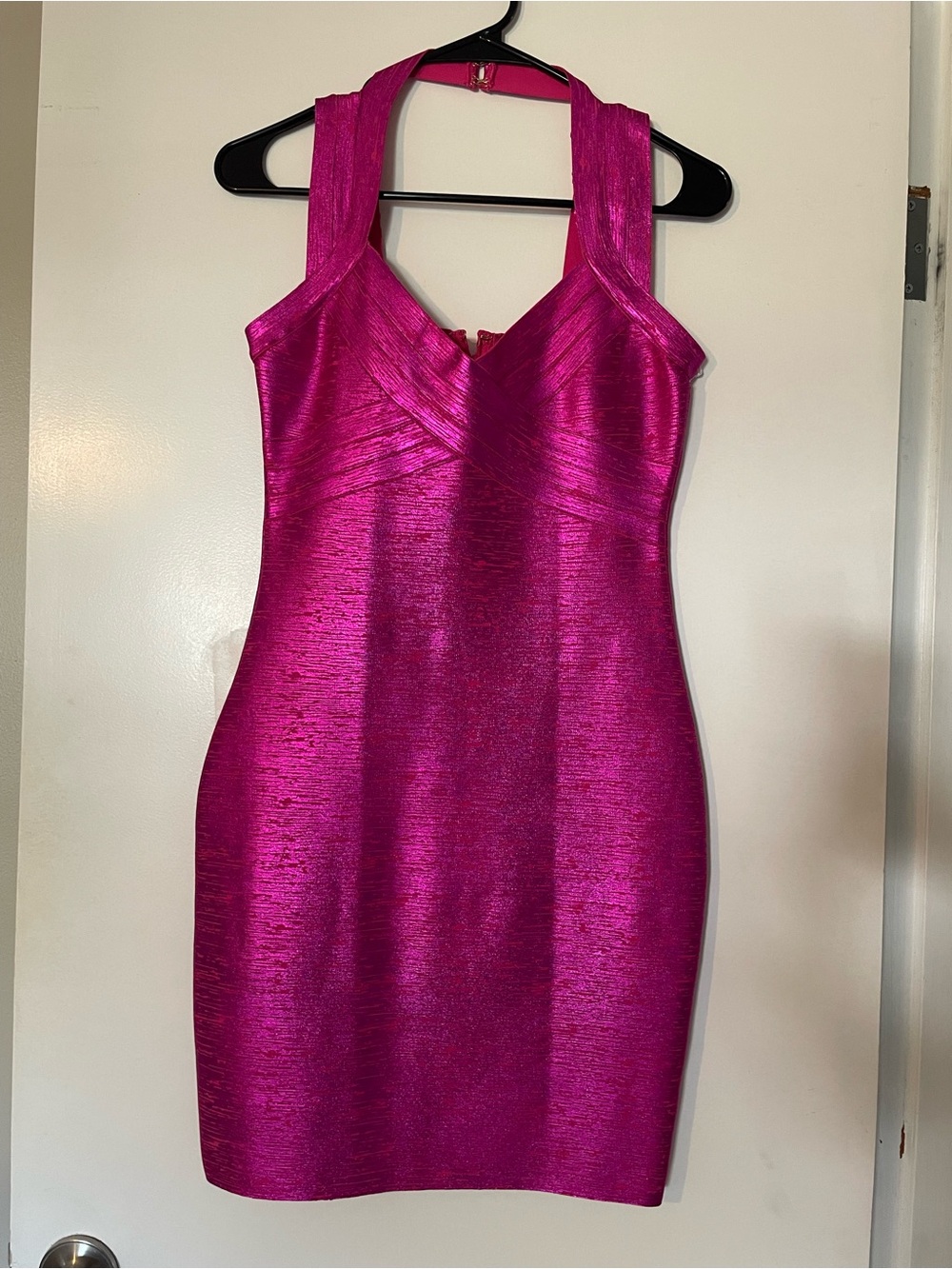 š NEW WITH TAGS ā SIENA Metallic Fuchsia Cocktail Dress, Size 4 š